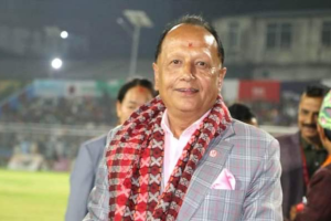 रसुवा बाढीपहिरो पीडितका लागि उद्योगी राजेन्द्र राउतद्वारा ११ लाख सहयोग