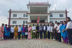 भोक्राहा नरसिंह गाउँपलिका कर्मचारी र जनप्रतिनिधिले रसुवाका बाढी पीडितका लागि ७ लाख बढी गरे सहयोग
