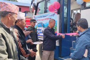 आठराई गाउँपालिकाको नगर बस सेवा सञ्चालनमा, ज्येष्ठ नागरिक र विद्यार्थीलाई निःशुल्क